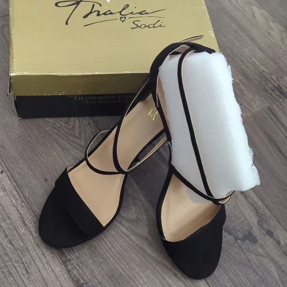 Thalia Sodi Sandals Black Strappy Gold Hardware Darria Style - Picture 1 of 7